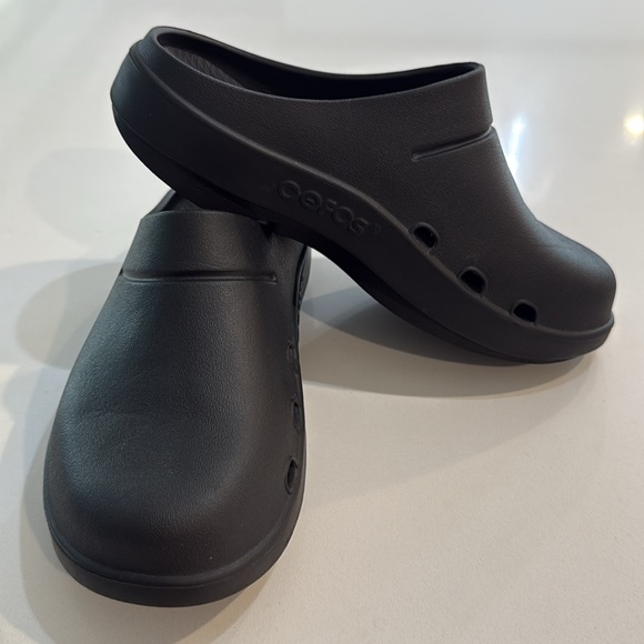 OOFOS Adults’ OOcloog Clogs - Picture 7 of 7